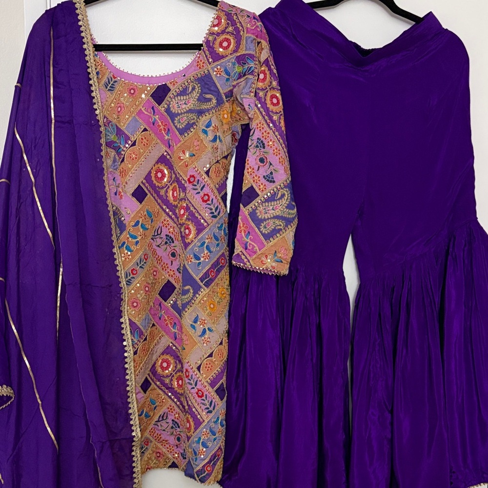 Brand NEW Purple Embroidered Women’s gharara Indian suit Set Indian outfit